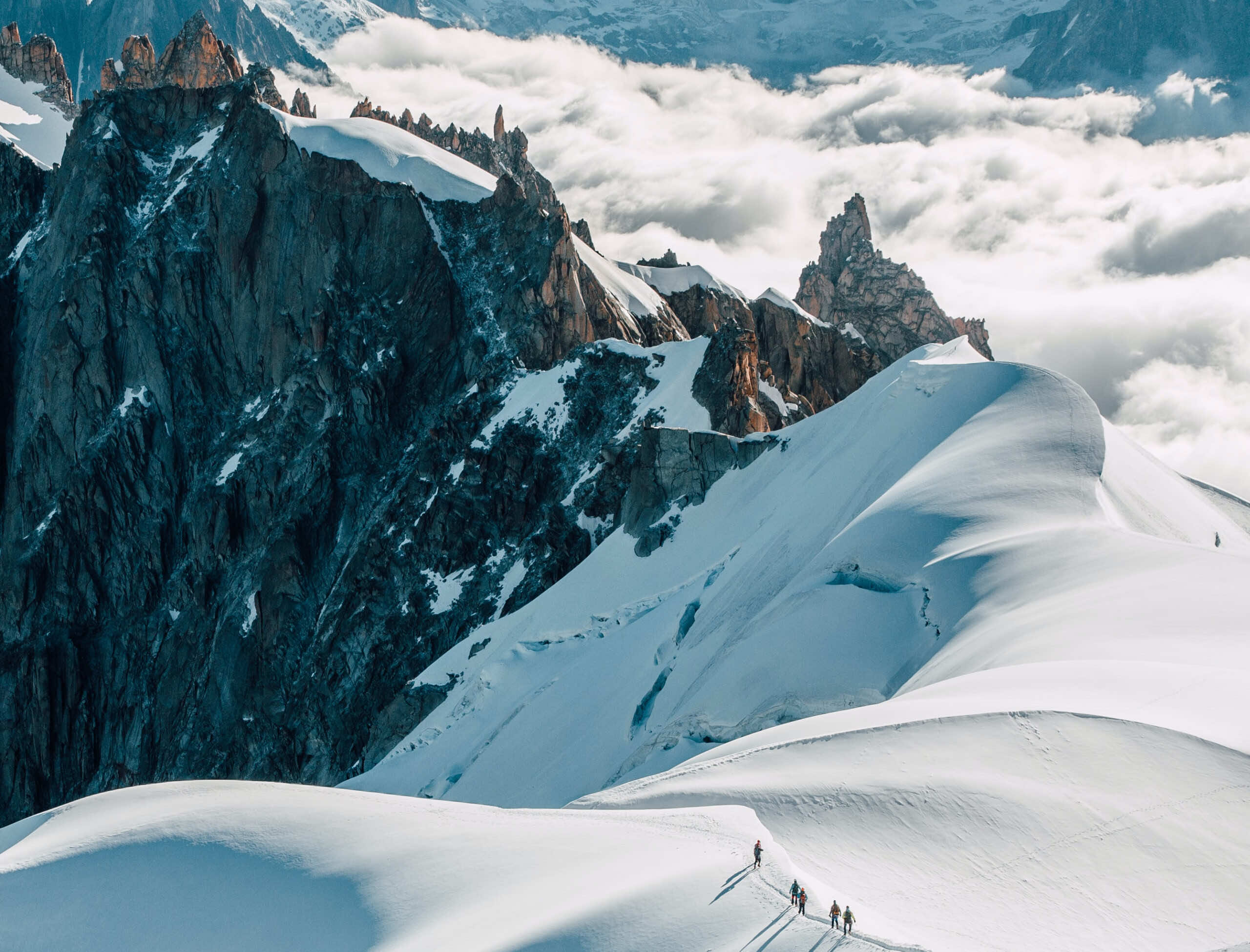 CHAMONIX_jonathan-gallegos-HoMqP_ldh-s-unsplash